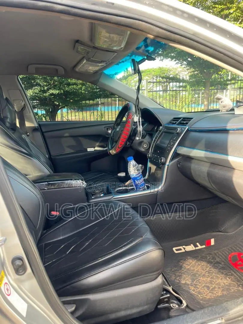 Toyota Camry 2016 Silver