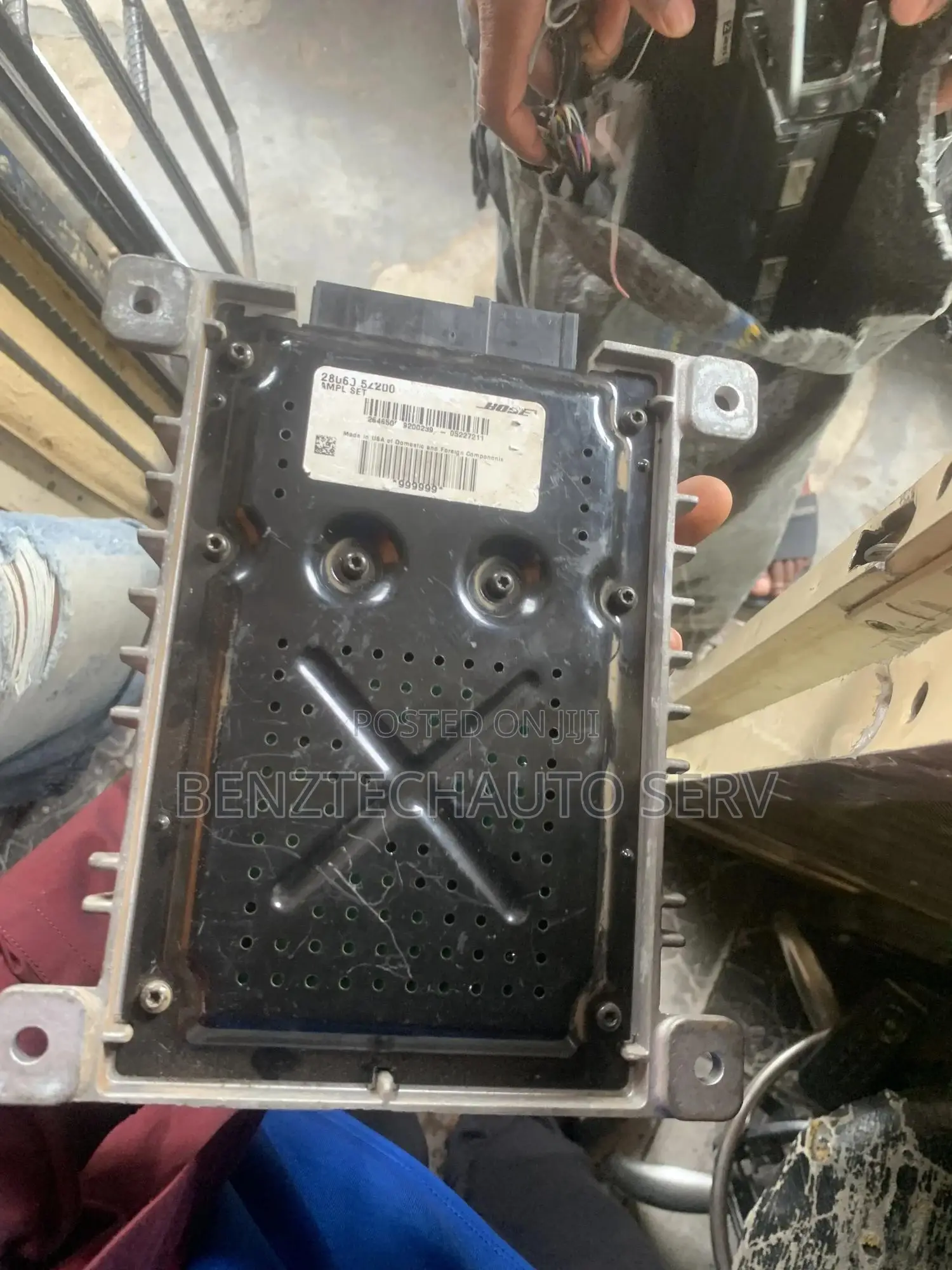 Nissian Murano Amplifier