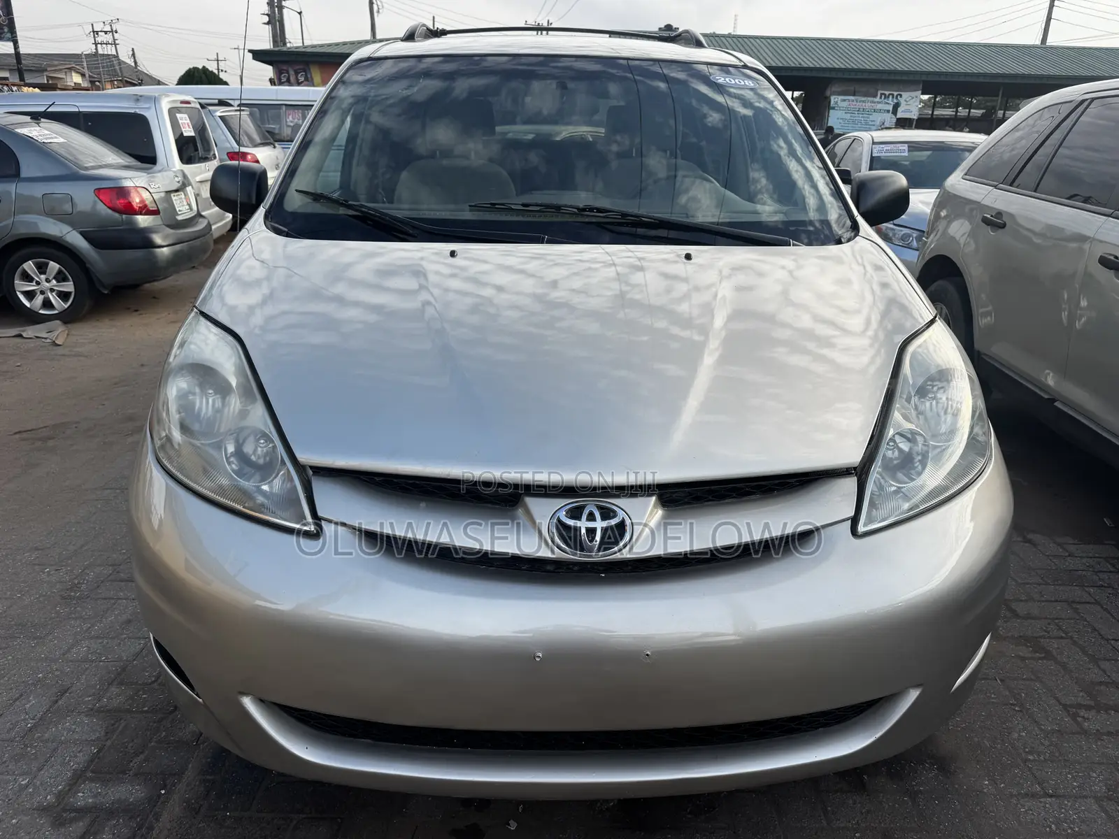 Toyota Sienna LE 2008 Gold