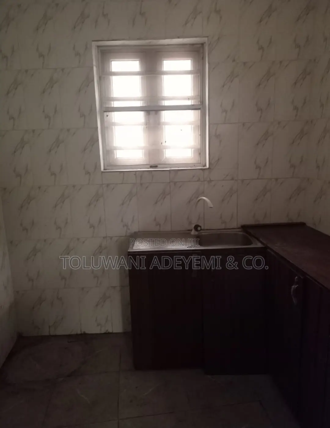 3bdrm Apartment in Ebute Metta for rent