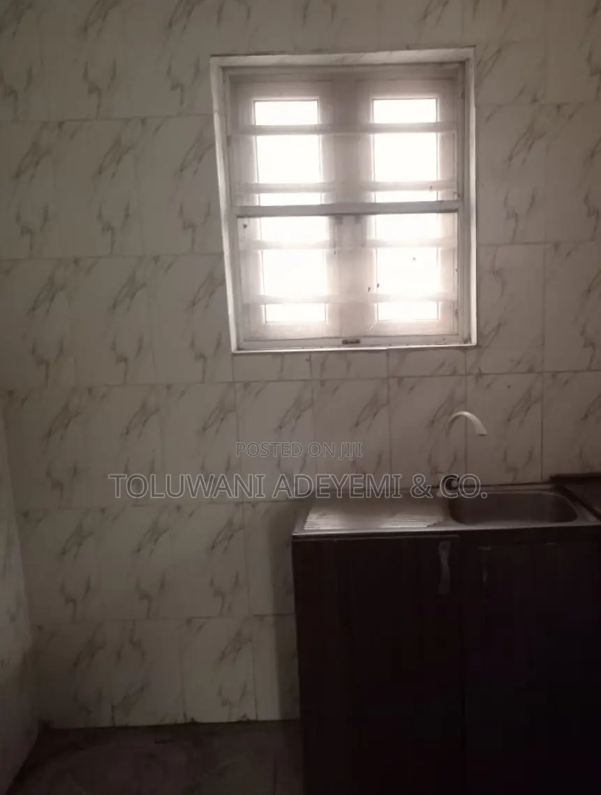 3bdrm Apartment in Ebute Metta for rent