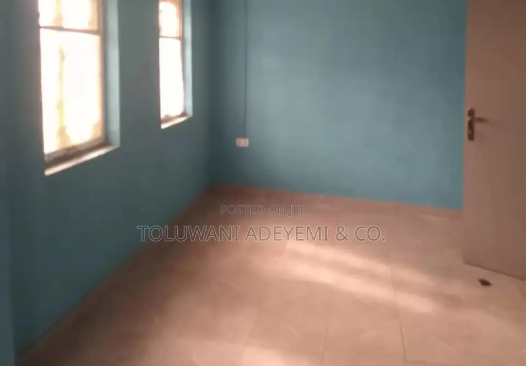 3bdrm Apartment in Ebute Metta for rent