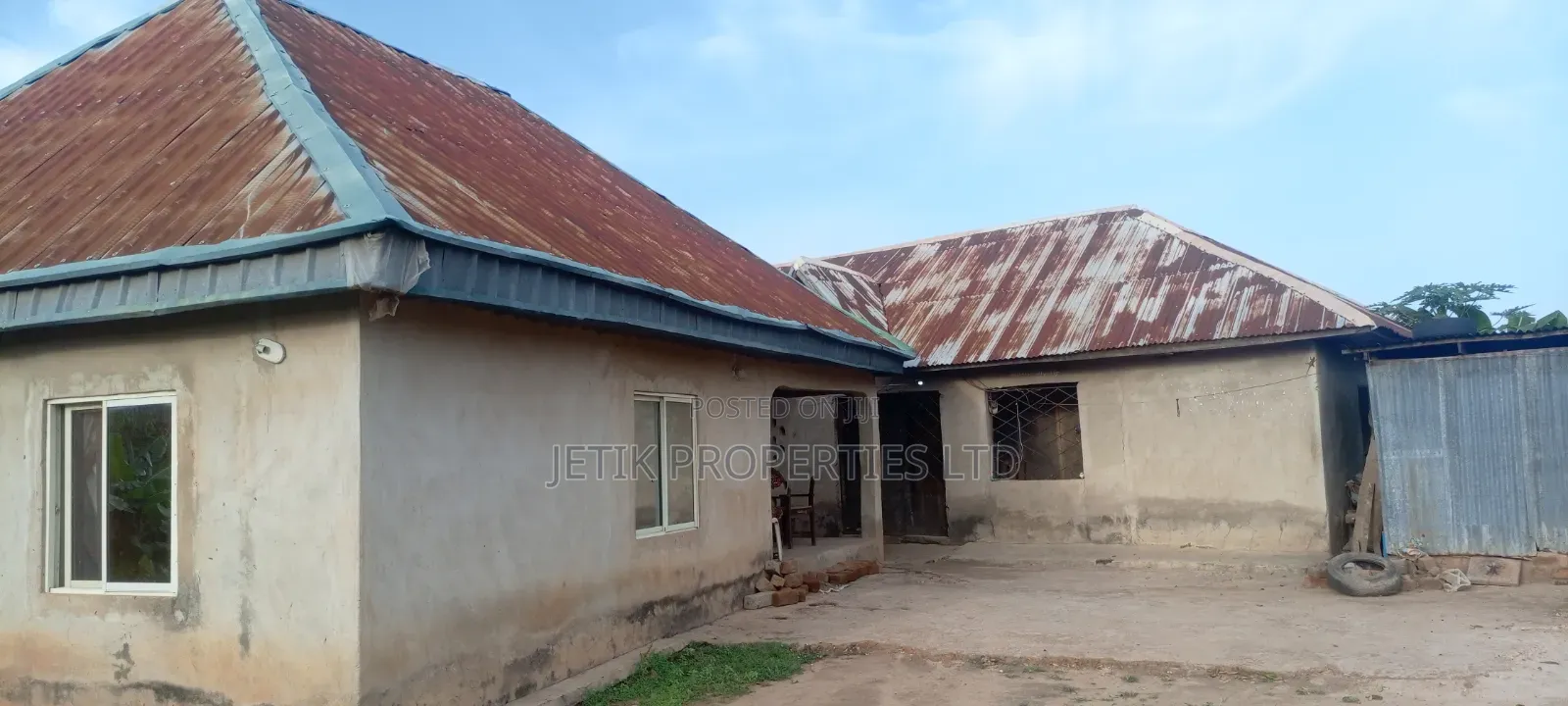 5bdrm Bungalow in Federal Low Cost,, Makurdi for sale
