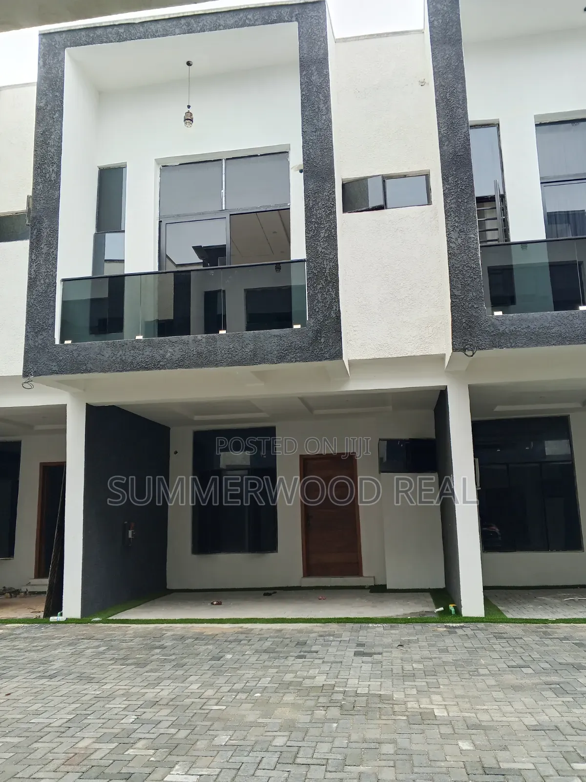 4bdrm Duplex in Lekki Phase 2 for rent