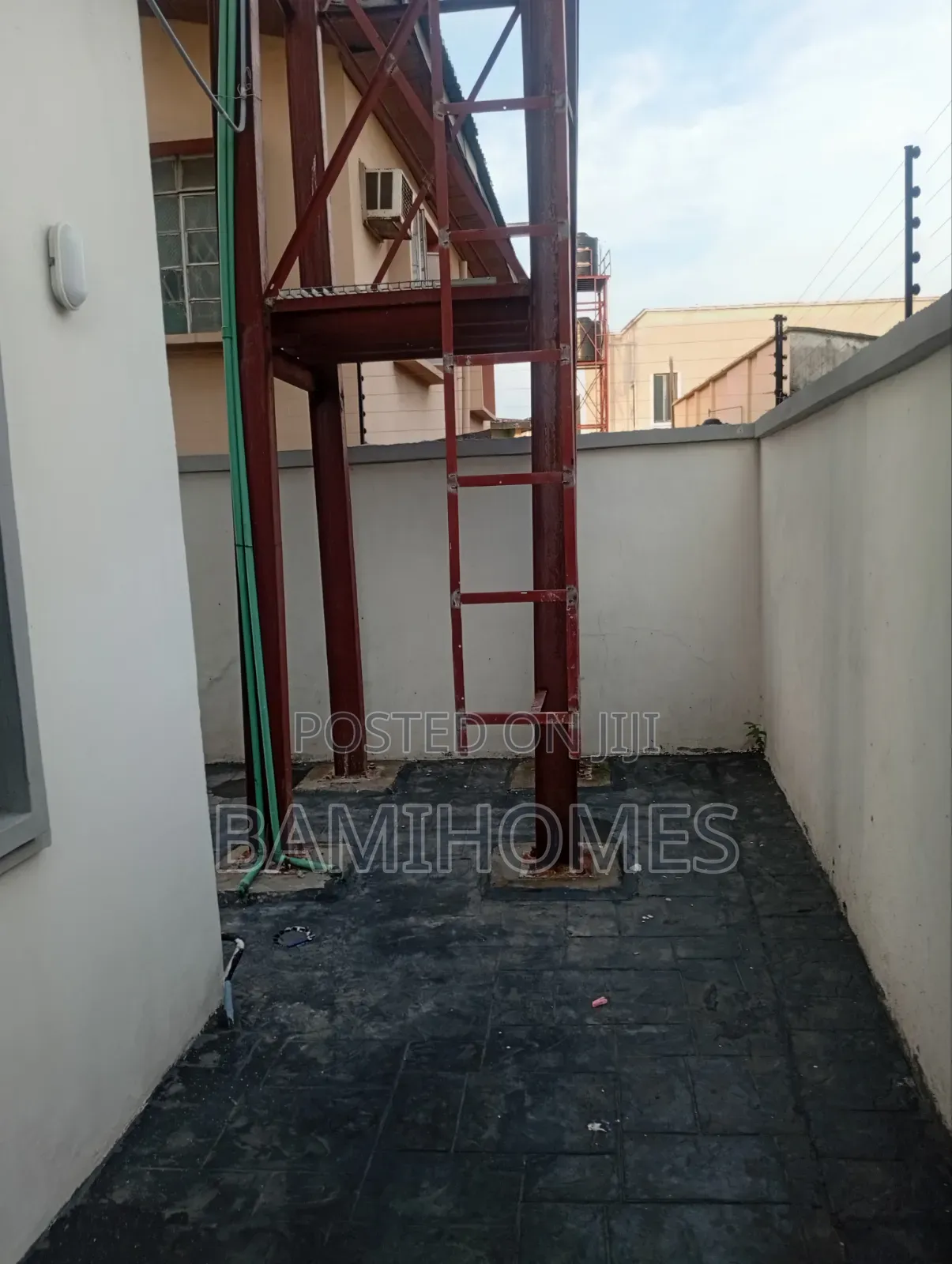 Expert Water Tanker Stand Steel Construction