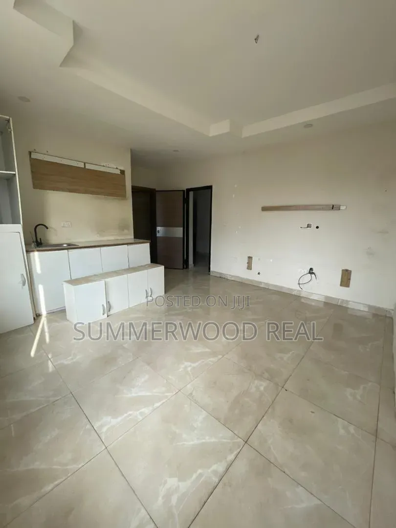 Mini Flat in Chevron for rent