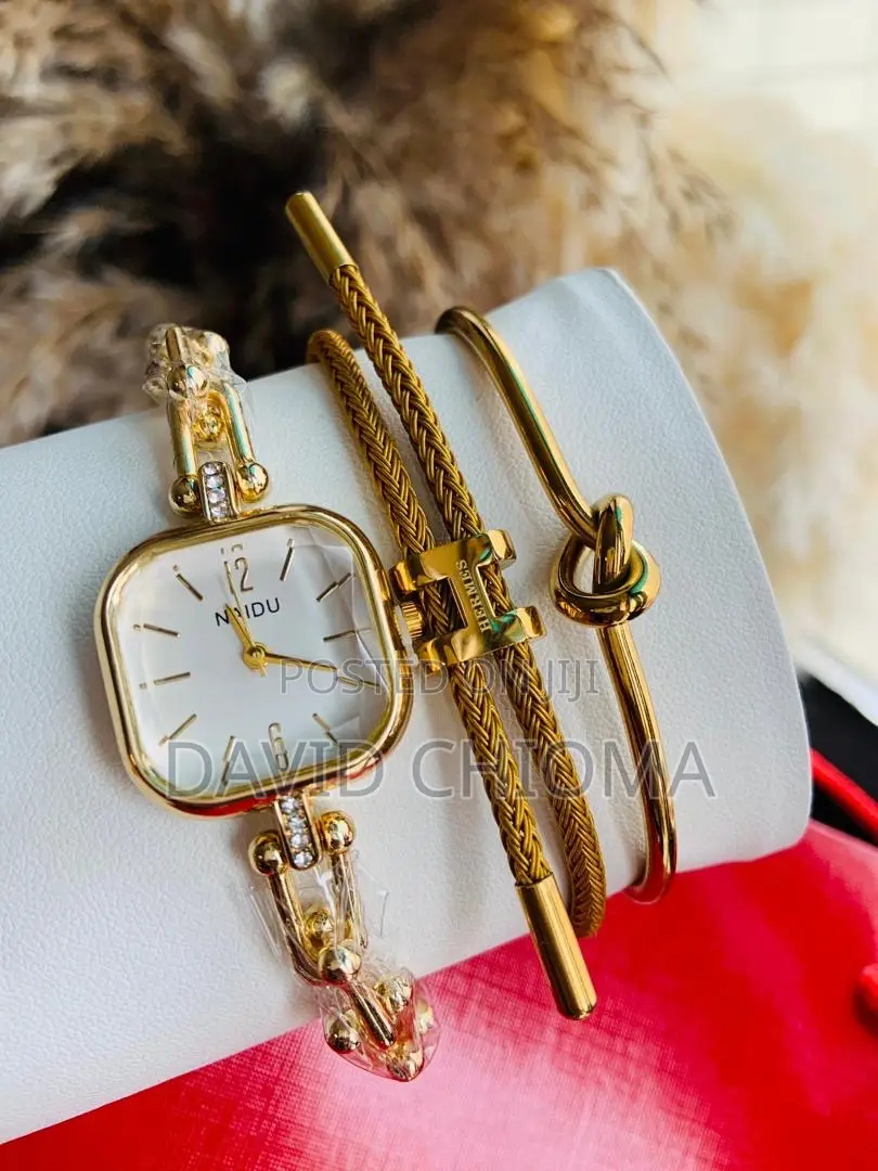 Female Bracelet Set With Wristwatch