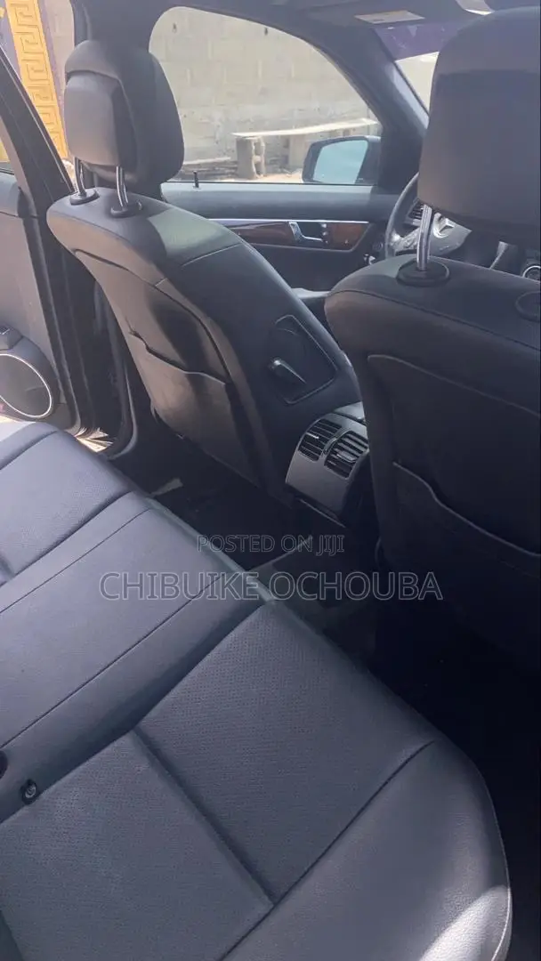 Mercedes-Benz C300 2011 Black