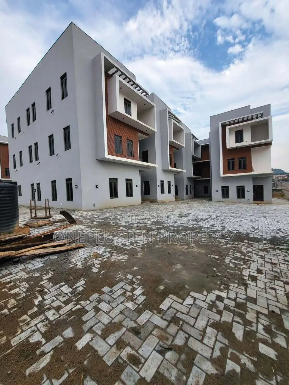4bdrm Townhouse/Terrace in Mabushi for sale