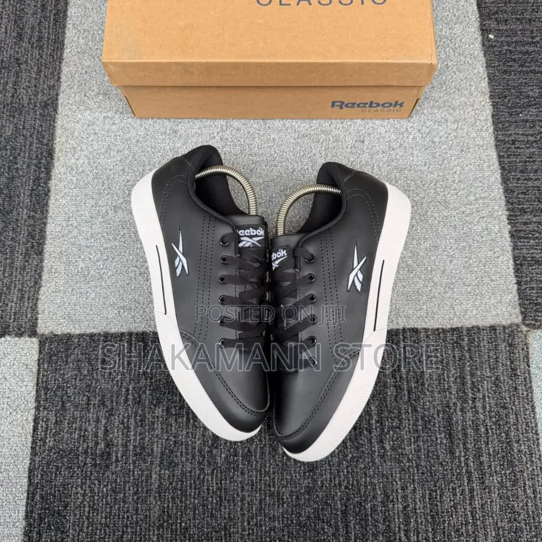 High Quality Reebok Classic Luxury Flat Men Sneakers