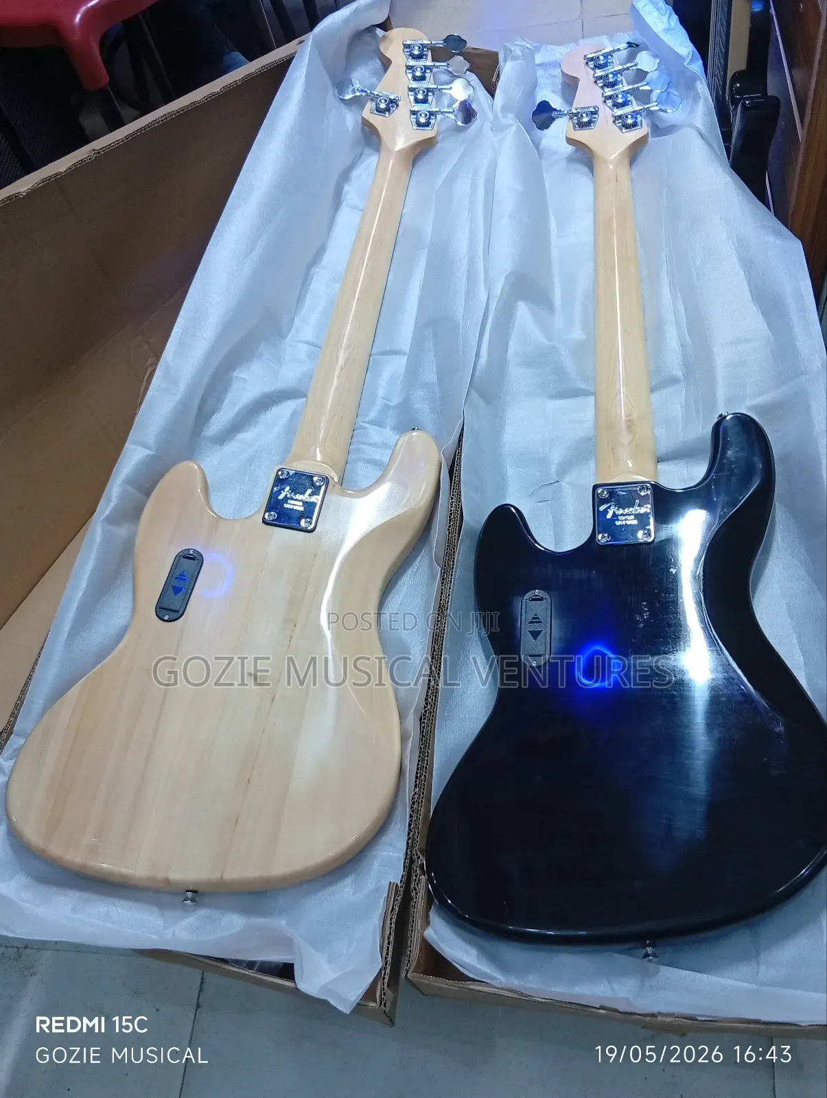 Ative 5-Strings Bass Guitar Fender Jazz Cream Colour and Red Colour