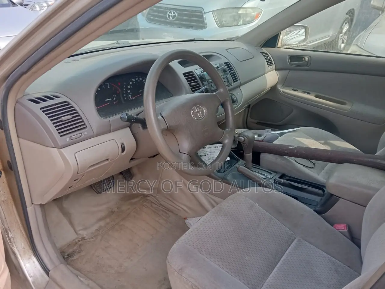 Toyota Camry LE 4dr Sedan (2.4L 4cyl 5M) 2003 Gold