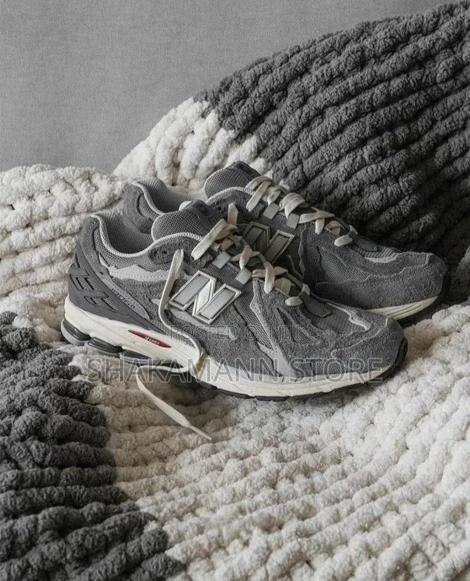 High Quality New Balance 1906d Luxury Sneakers
