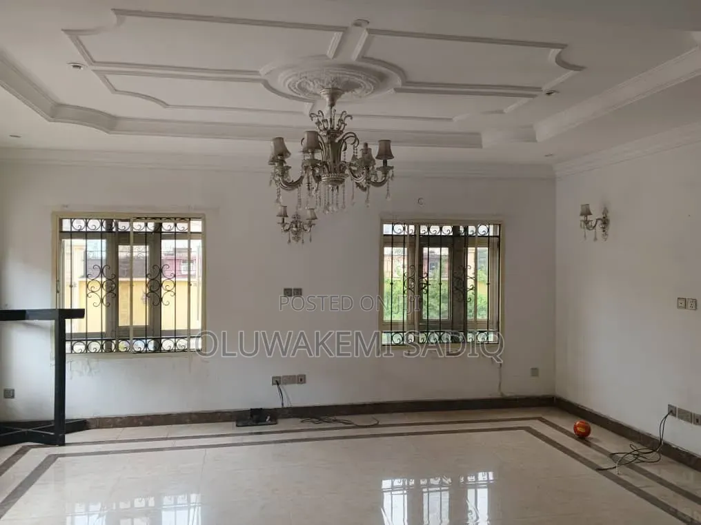 4bdrm Duplex in Ikeja Gra for rent