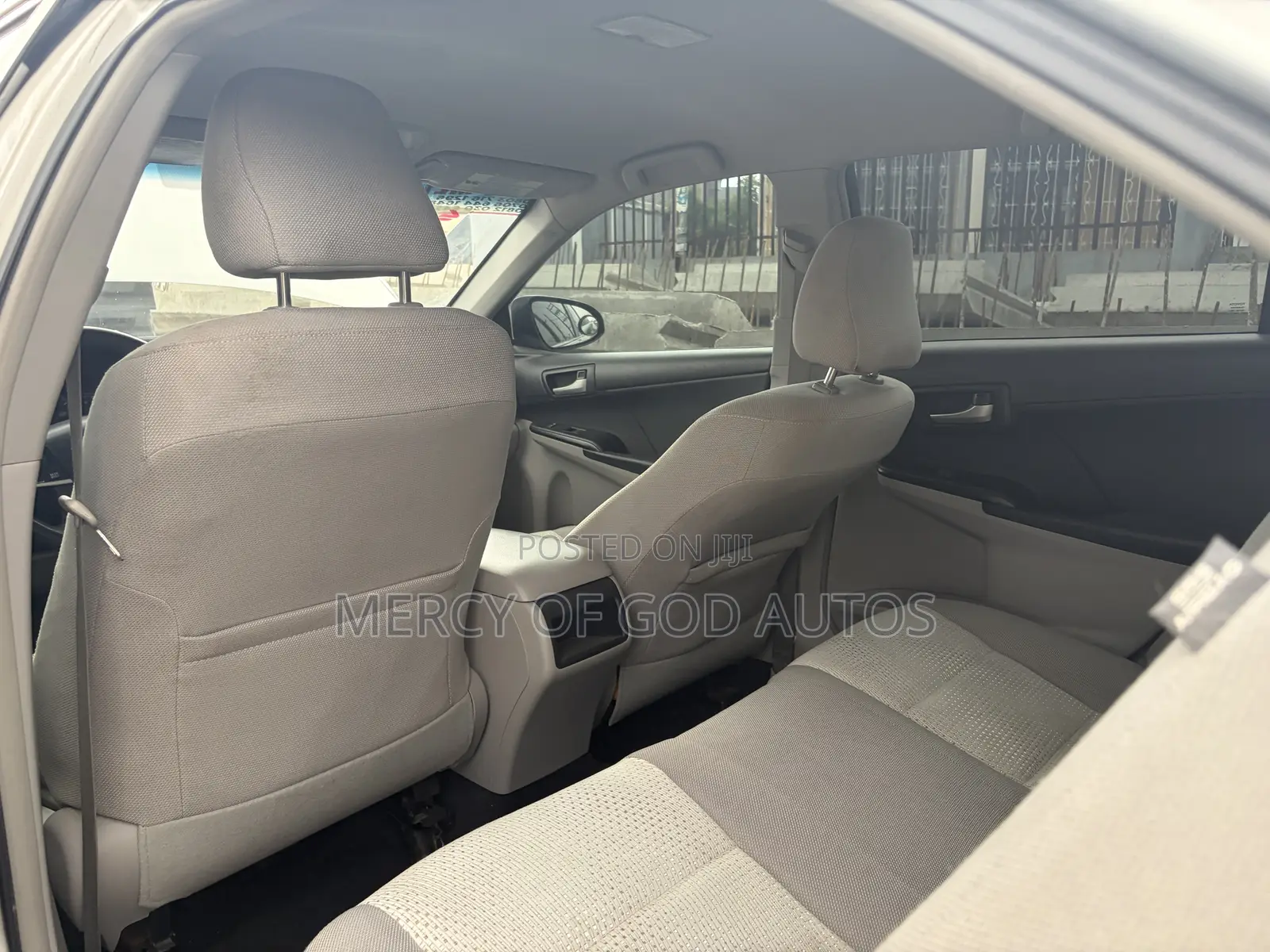 Toyota Camry LE 4dr Sedan (2.5L 4cyl 6A) 2012 Silver