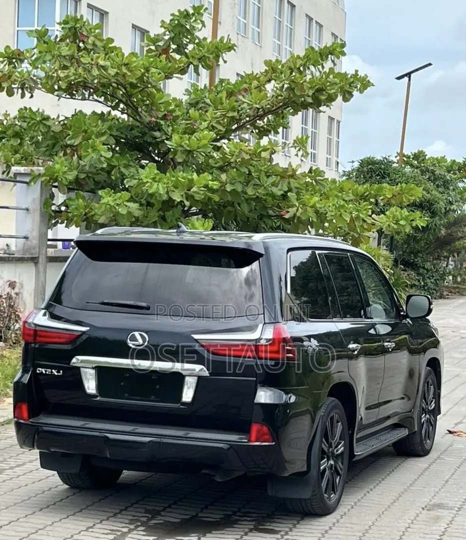 Lexus LX 570 (5 seats) AWD 2017 Black