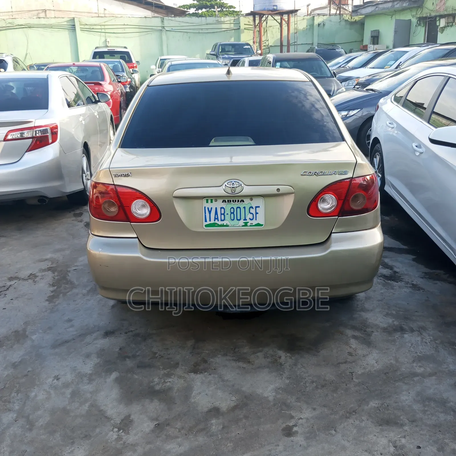 Toyota Corolla LE 2005 Gold