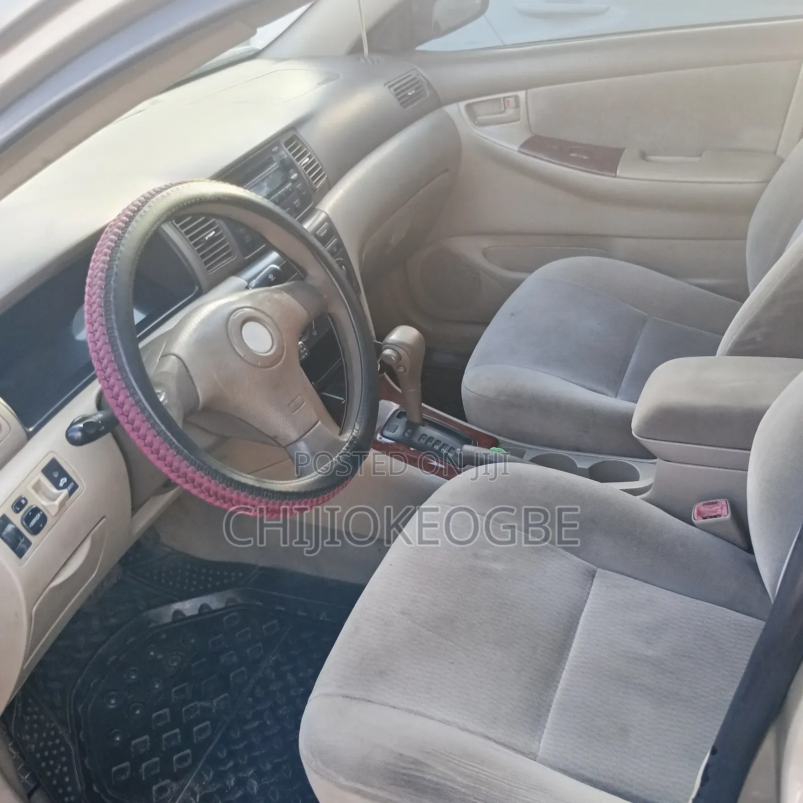 Toyota Corolla LE 2005 Gold