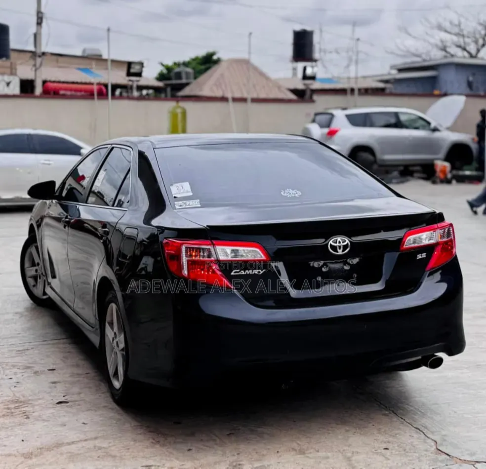 Toyota Camry XLE 4dr Sedan (2.5L 4cyl 6A) 2013 Black