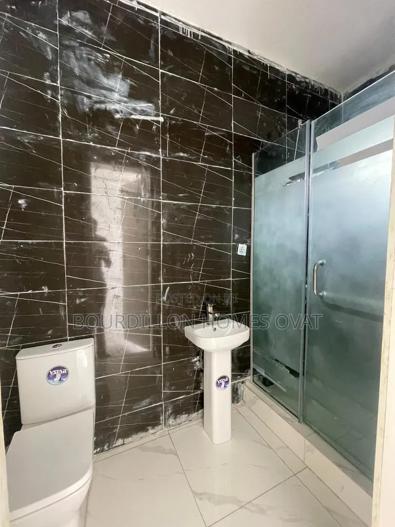 3bdrm Duplex in Ikota Lekki Lagos for rent