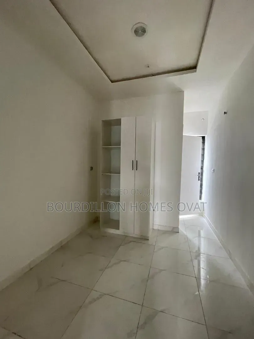 3bdrm Duplex in Ikota Lekki Lagos for rent