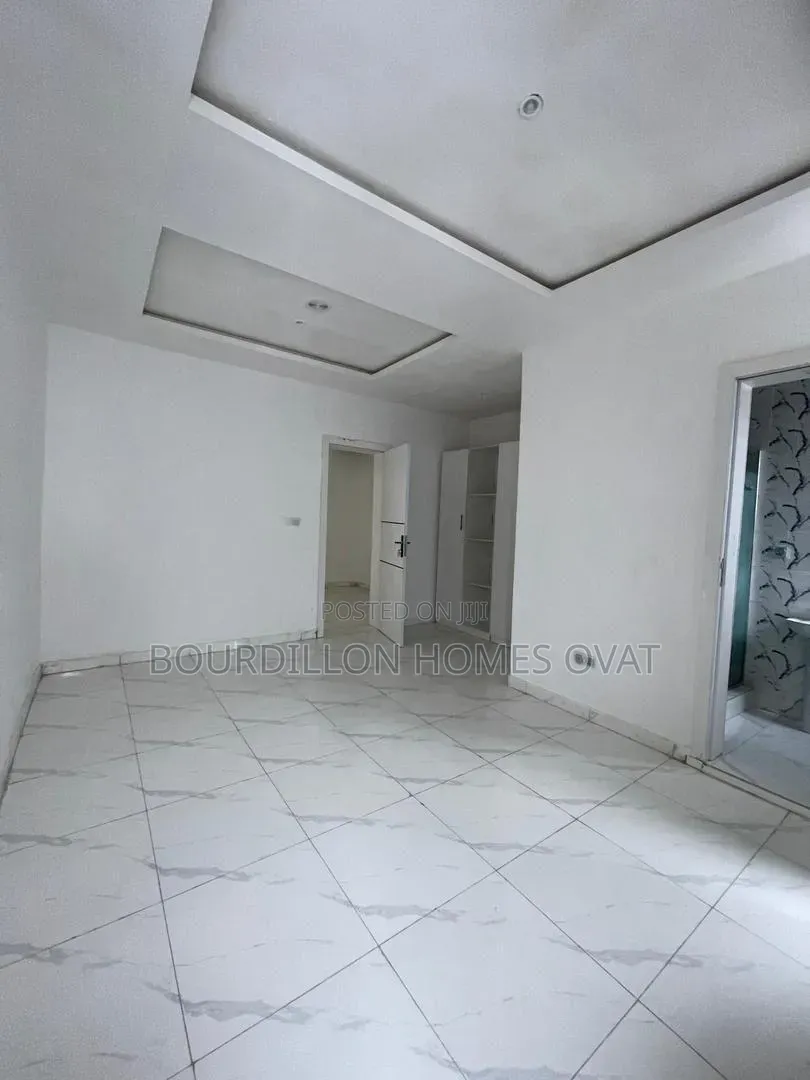 3bdrm Duplex in Ikota Lekki Lagos for rent