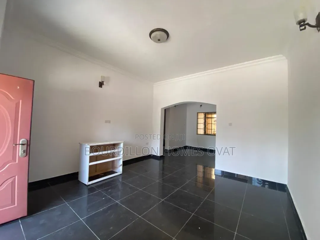 2bdrm Apartment in Ikate Lekki Lagos for rent