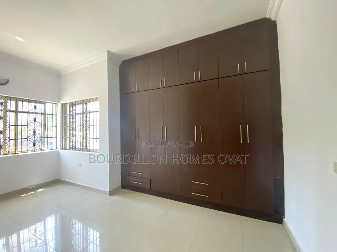 2bdrm Apartment in Ikate Lekki Lagos for rent
