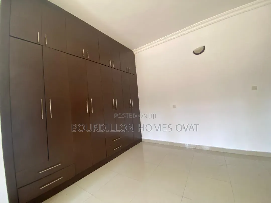 2bdrm Apartment in Ikate Lekki Lagos for rent