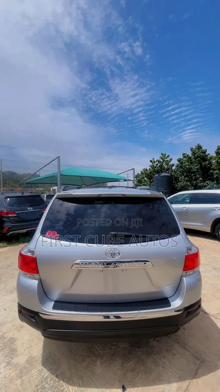 Toyota Highlander Limited 2012 Silver