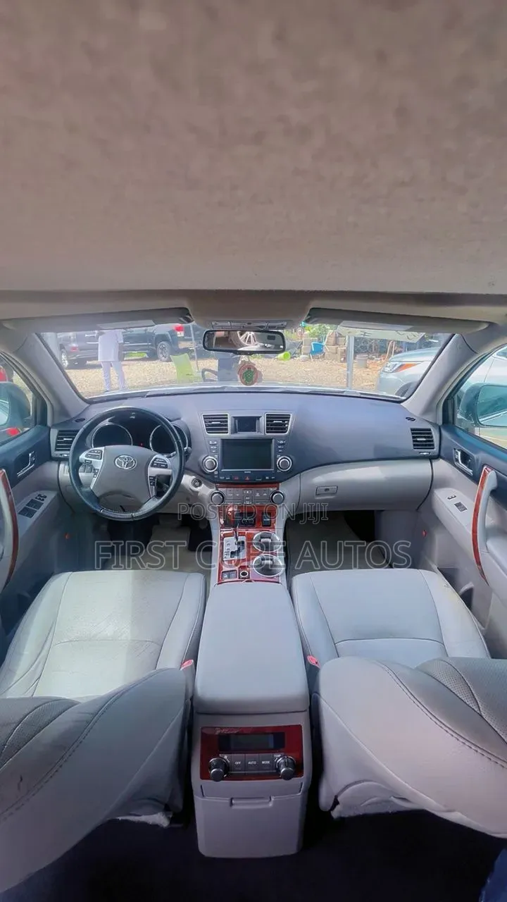 Toyota Highlander Limited 2012 Silver