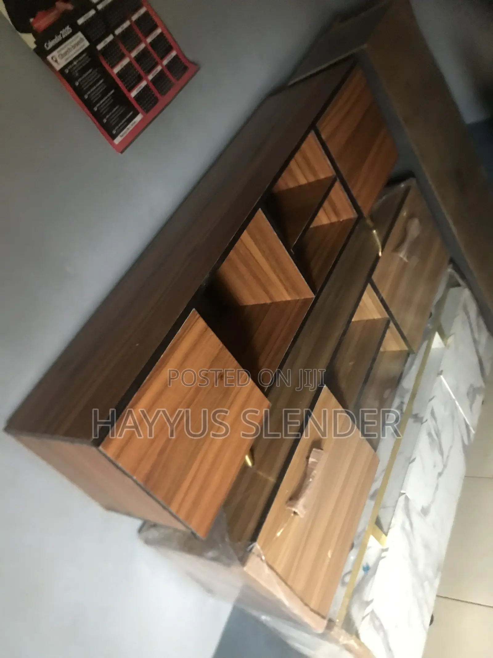 Tvshelf / Tv Mount