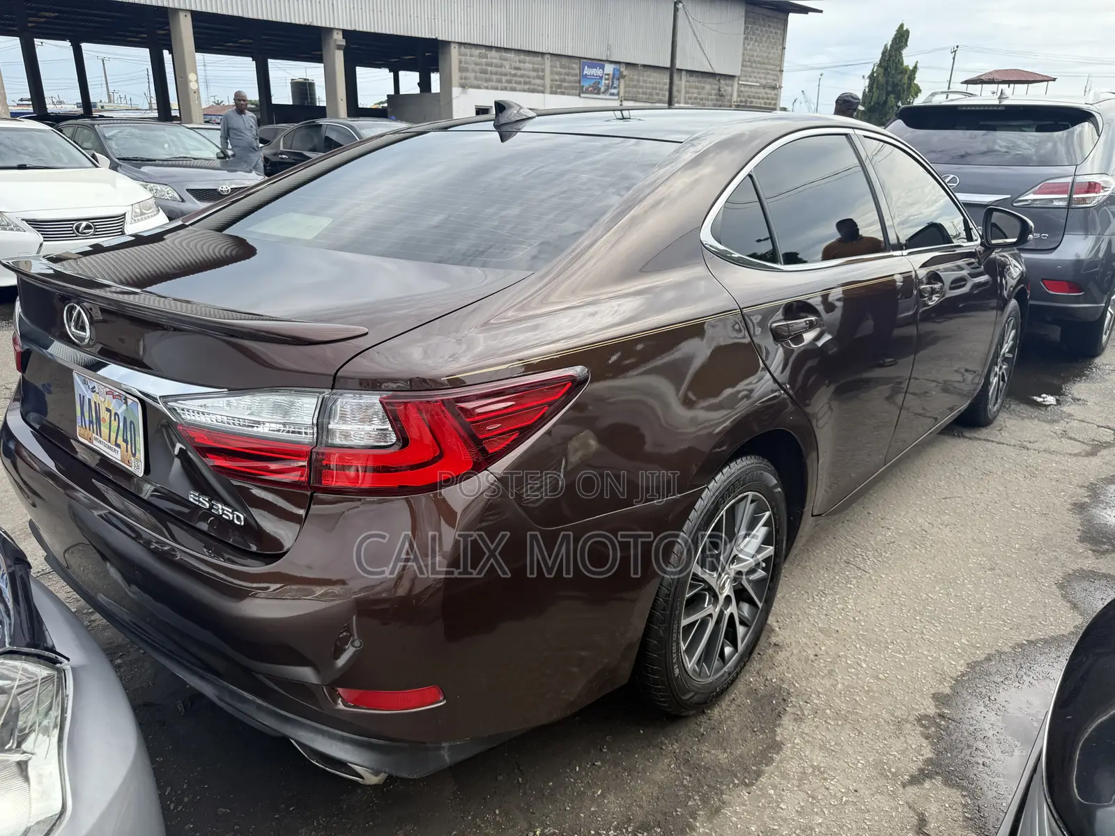 Lexus ES 2016 Brown
