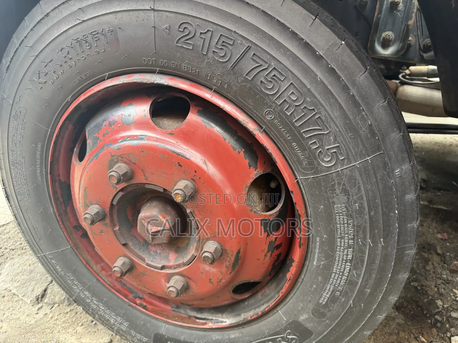 Foreign Used Mercedes Benz 814 Rigid Truck.