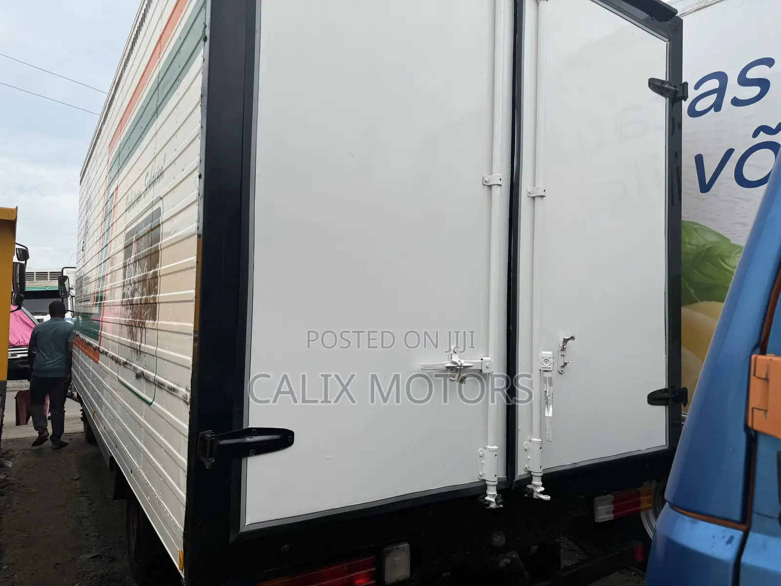 Foreign Used Mercedes Benz 814 Rigid Truck.