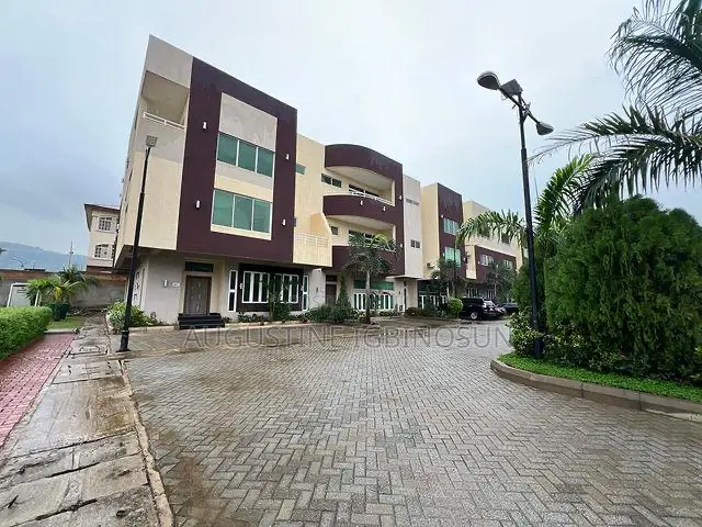 4bdrm Duplex in Katampe for sale