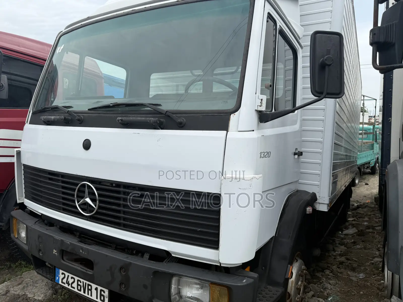 Foreign Used Mercedes Benz 814 Haulage Truck.