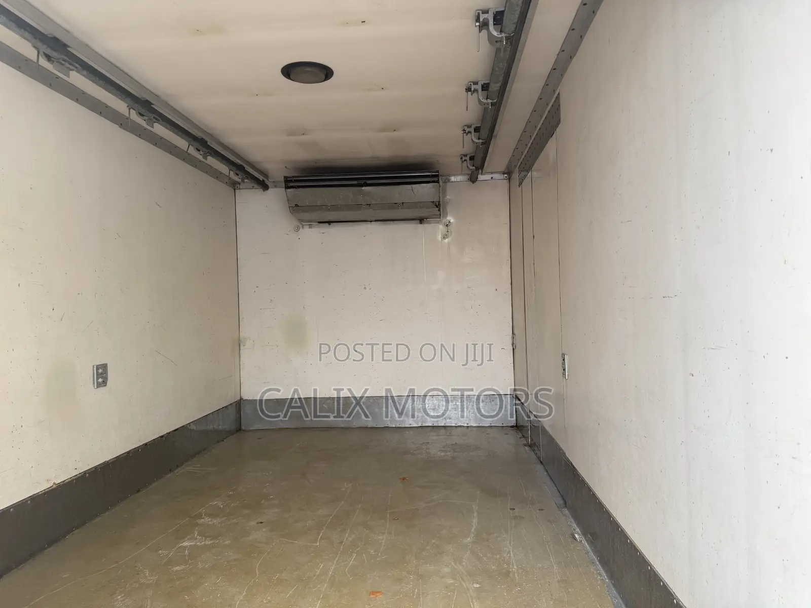 Foreign Used Mercedes Benz 814 Refrigerator Cooling Truck.