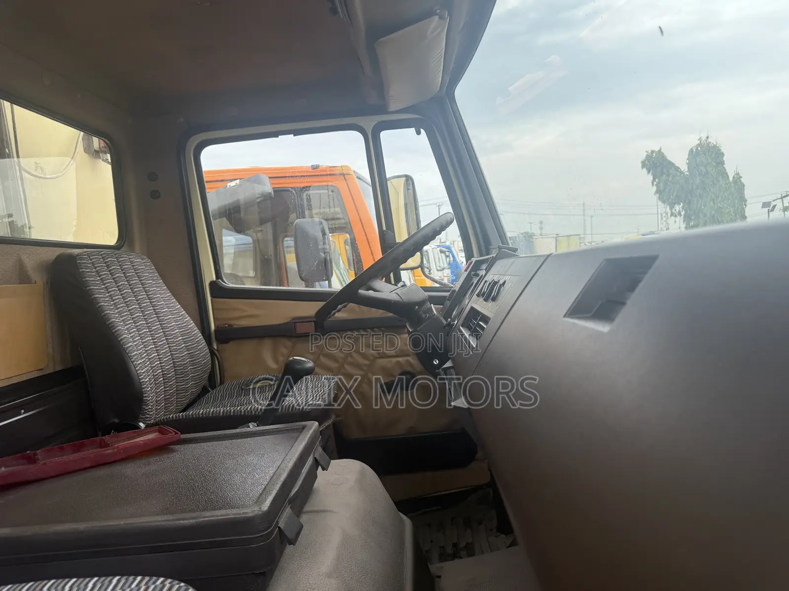 Foreign Used Mercedes Benz 814 Refrigerator Cooling Truck.