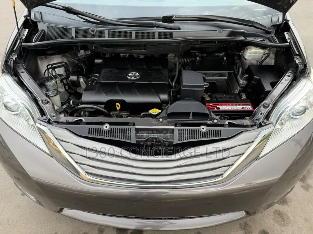 Toyota Sienna XLE 8 Passenger 2012 Gray