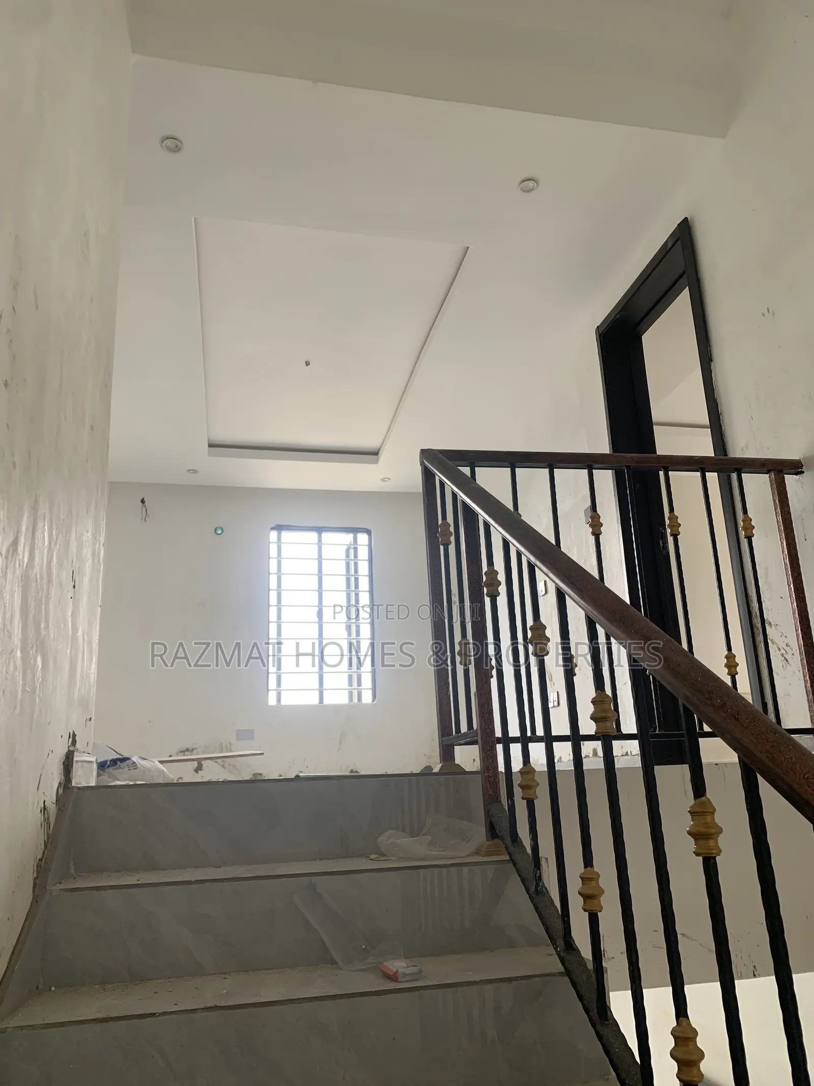 5bdrm Duplex in Millenuim/UPS for rent