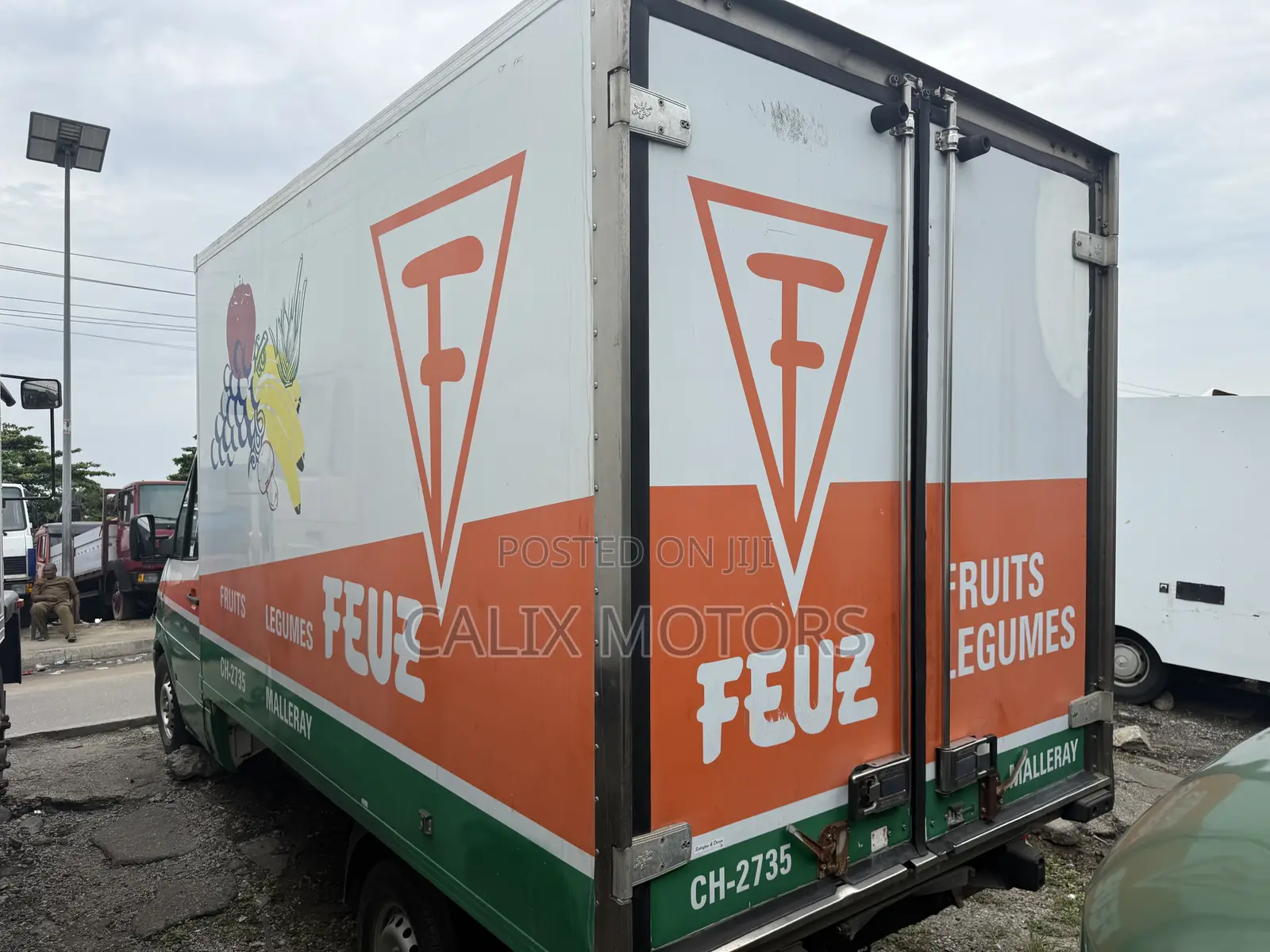 Foreign Used Mercedes Benz Refrigerator Cooling Truck.