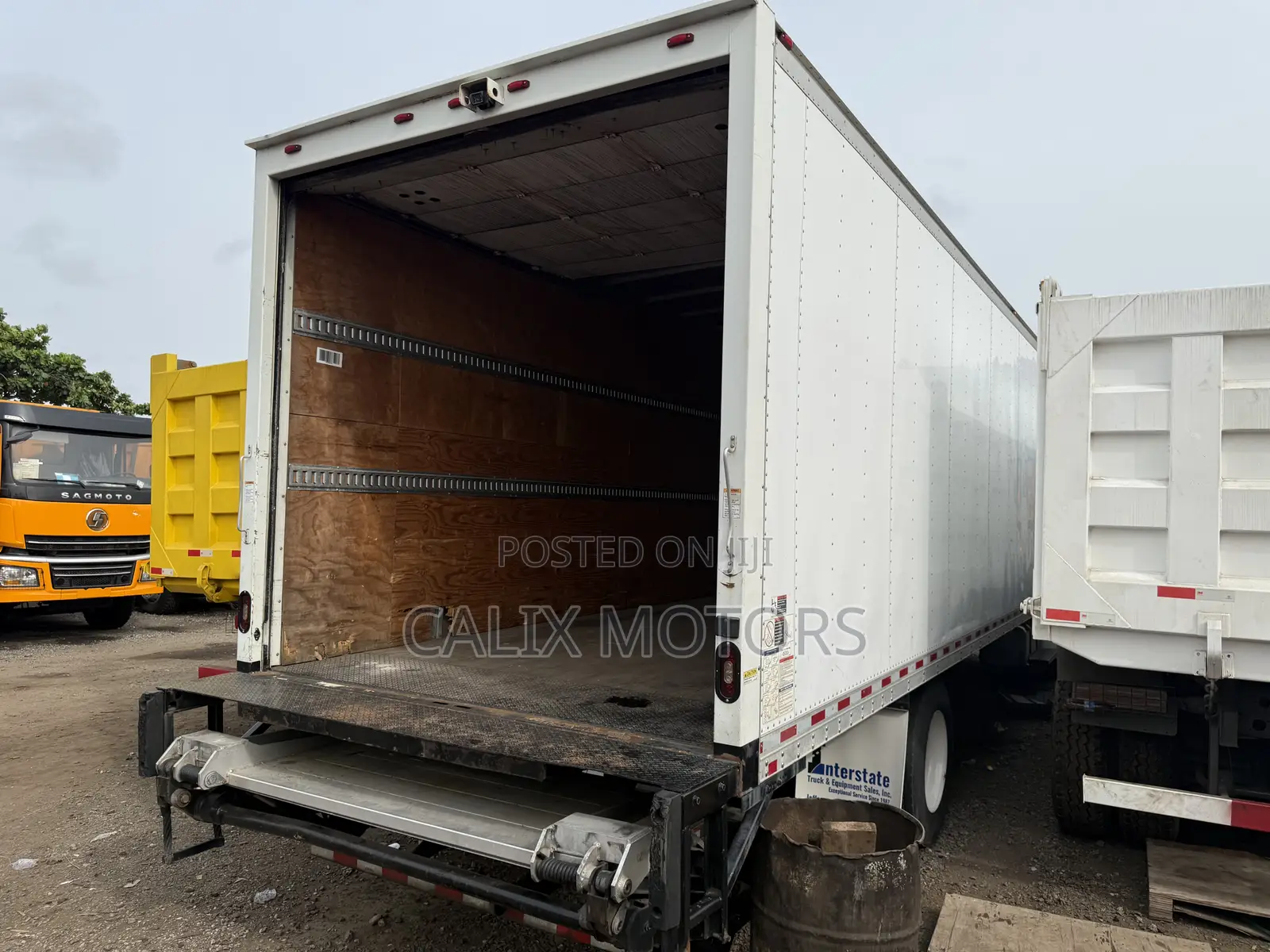 Foreign Used Mack Freightliner Haulage Truck.