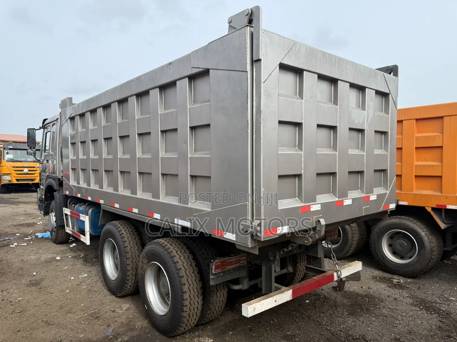 Foreign Used Howo Dump Truck.