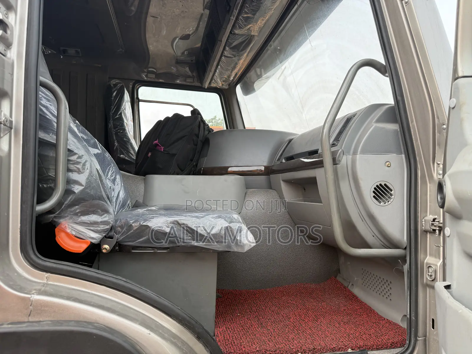 Foreign Used Howo Dump Truck.