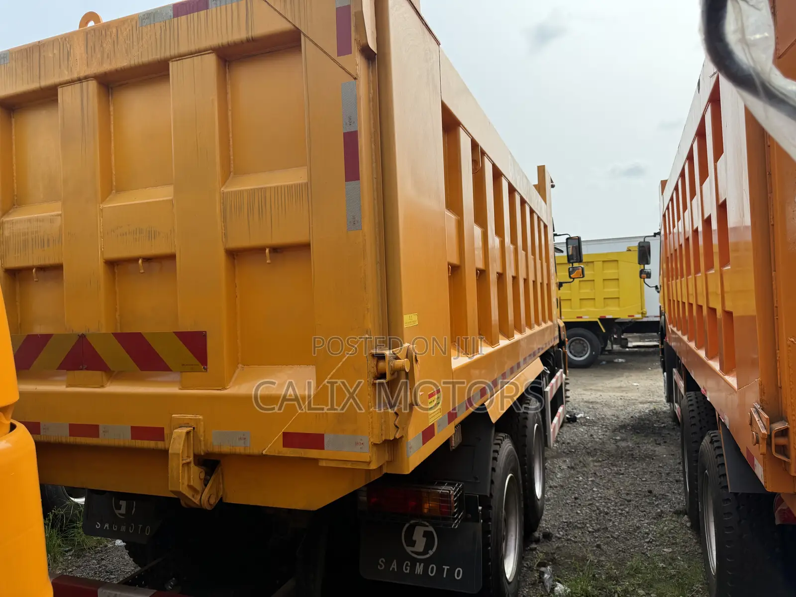 Brand New Sagmoto Dump Truck 10tyres.