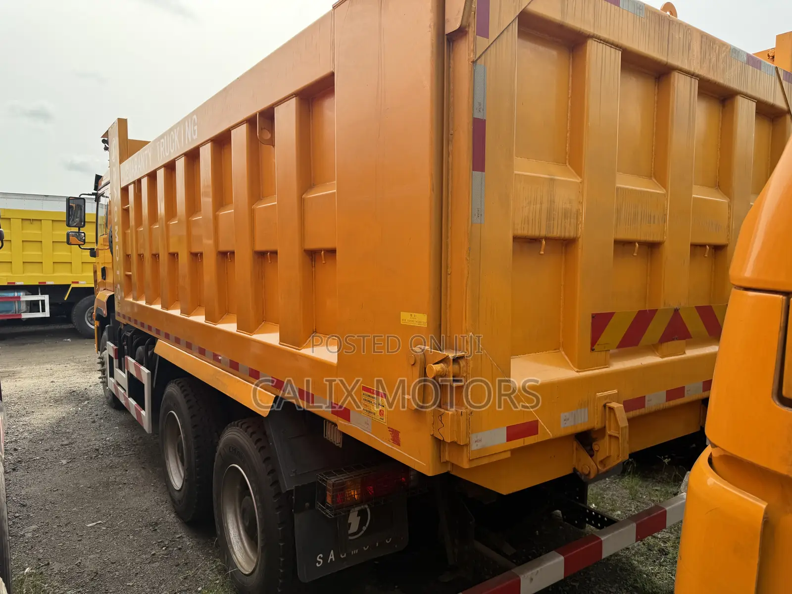 Brand New Sagmoto Dump Truck 10tyres.