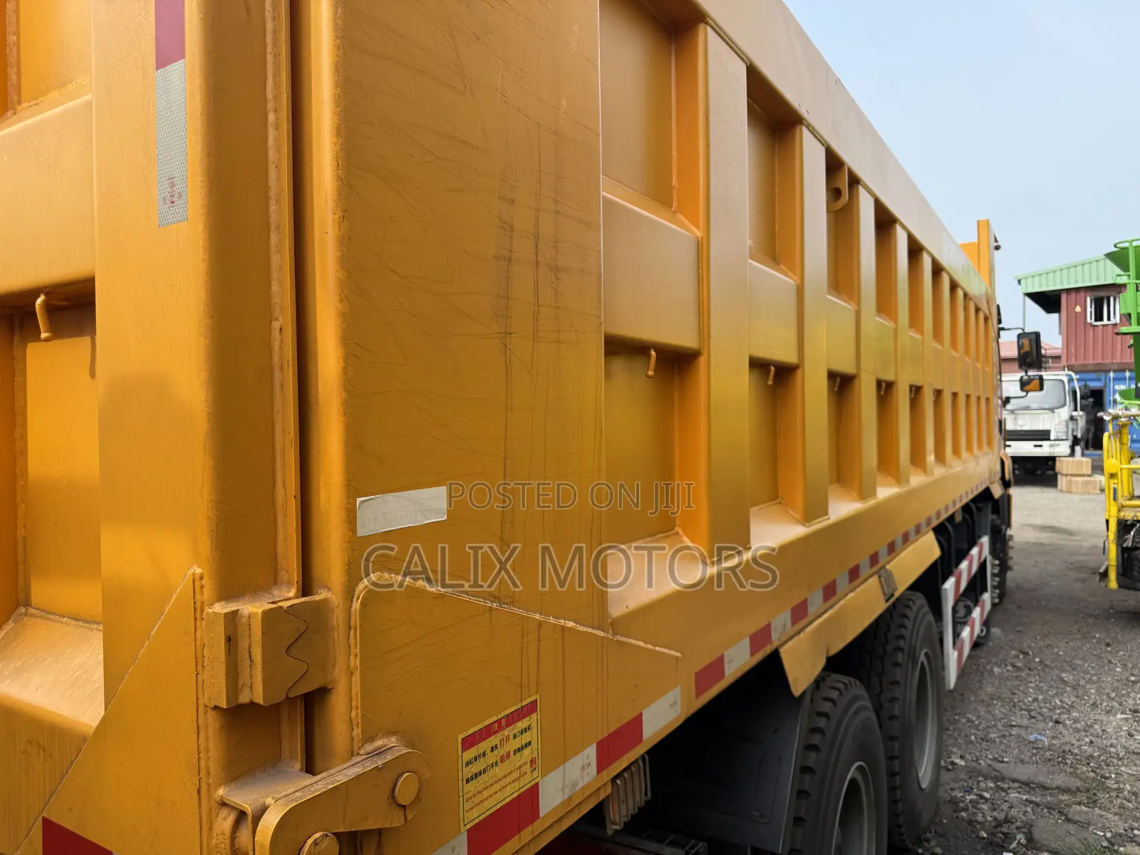 Brand New Sagmoto Dump Truck 12 Tyres.