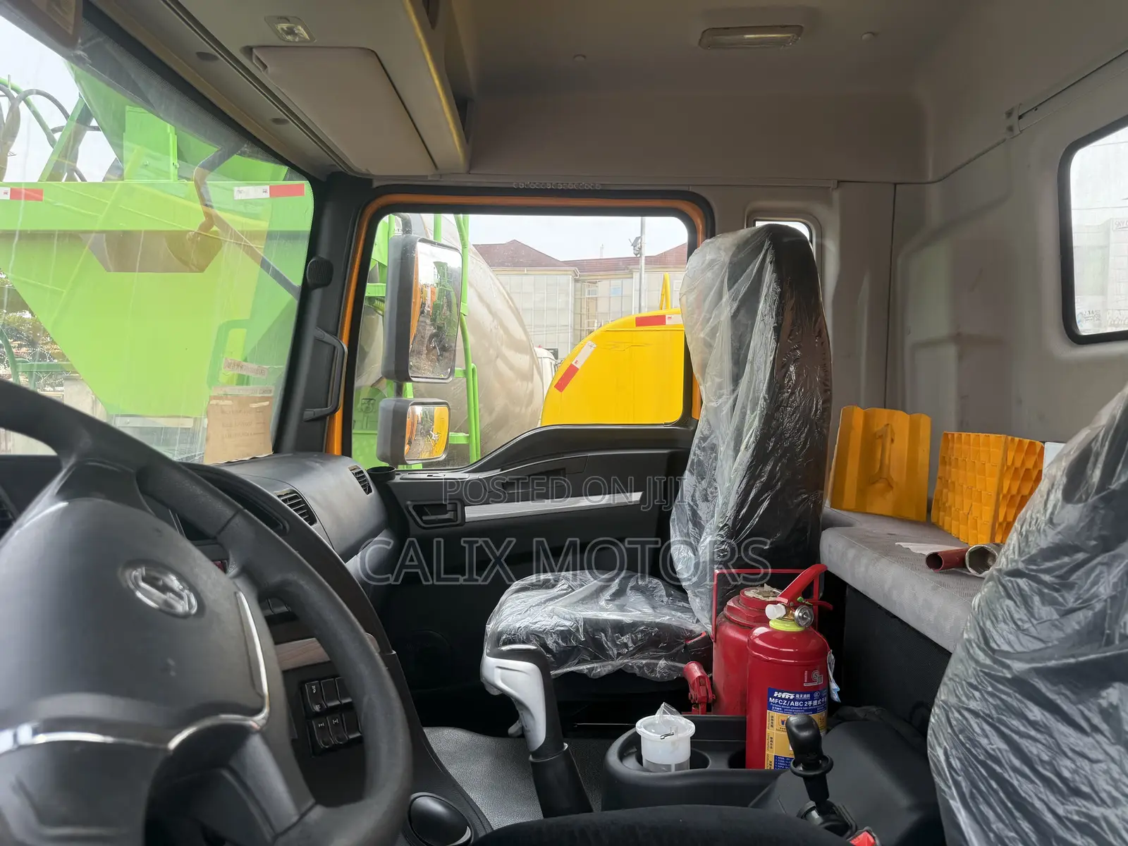Brand New Sagmoto Dump Truck 12 Tyres.