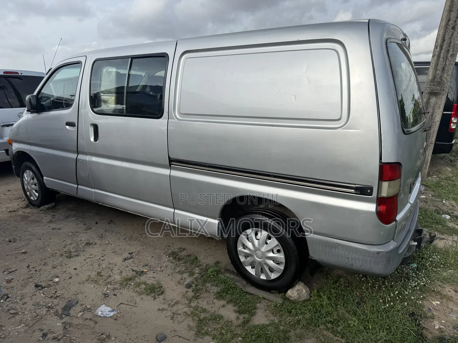 Toyota HiAce 2005 Grey